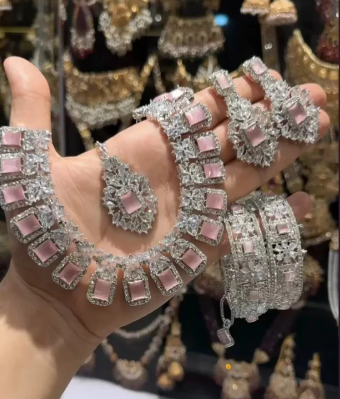 Stone Zircon ad set with bangles openable